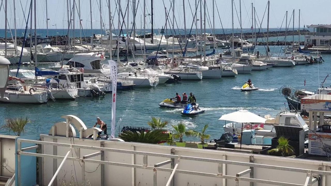 Résidence de standing la Pêcherie Spacieux T3 comme un cocon familial vue mer et sur l'avant port Sur le bout du bout de Cap d'Agde seule cap en Occitanie Exterior foto