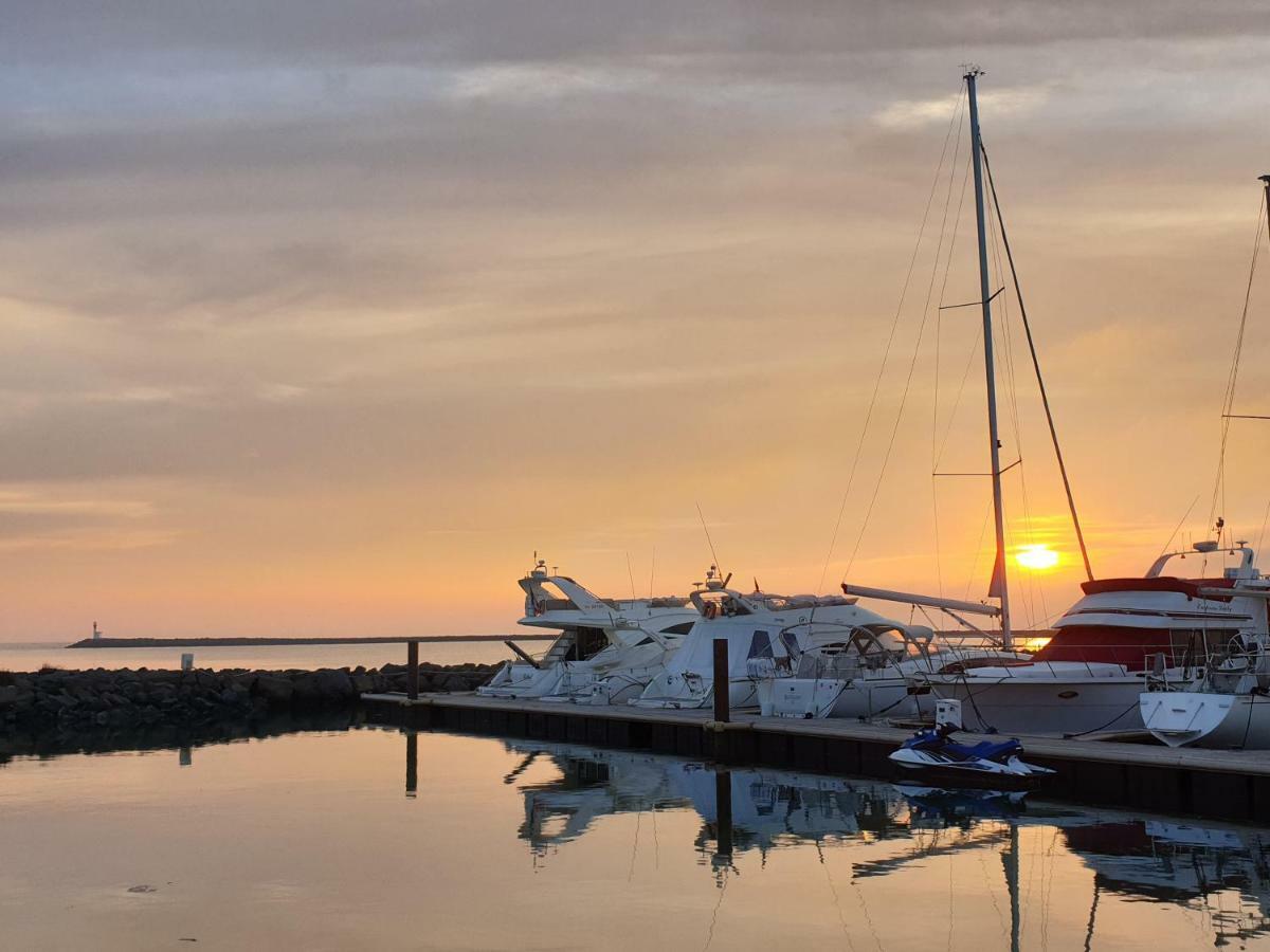Résidence de standing la Pêcherie Spacieux T3 comme un cocon familial vue mer et sur l'avant port Sur le bout du bout de Cap d'Agde seule cap en Occitanie Exterior foto